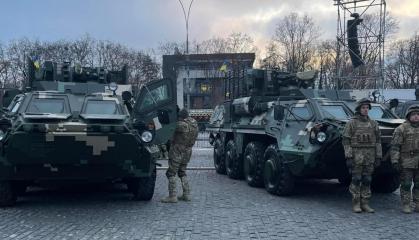 У Харкові готуються передавати ЗСУ нову бронетехніку (фото)