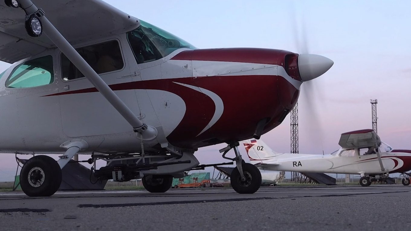 Cessna 172 з кулеметними блоками рф проти дронів
