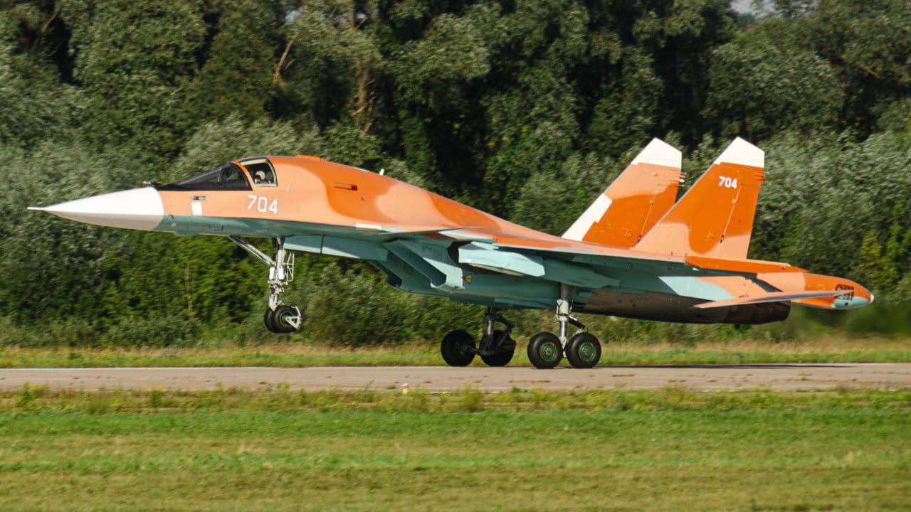 Су-34 у пустельному камуфляжі