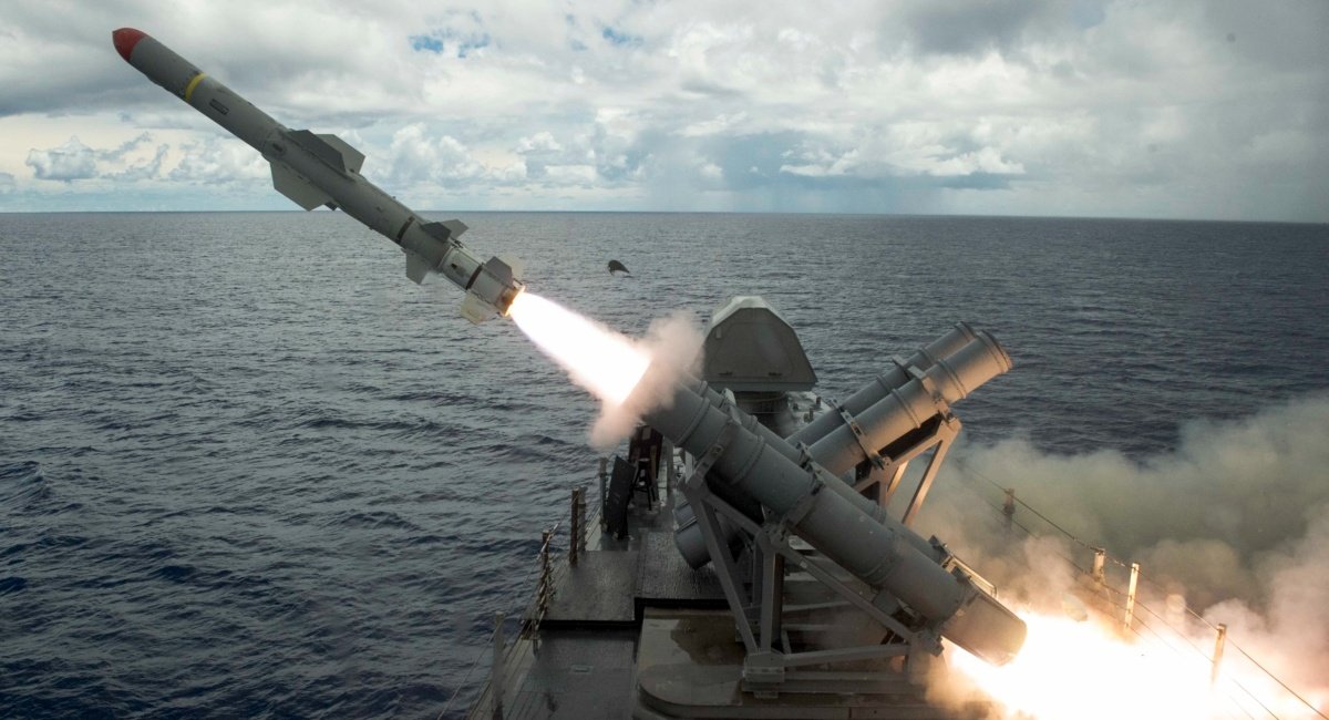 Пуск протикорабельної ракети Harpoon, фото ілюстративне