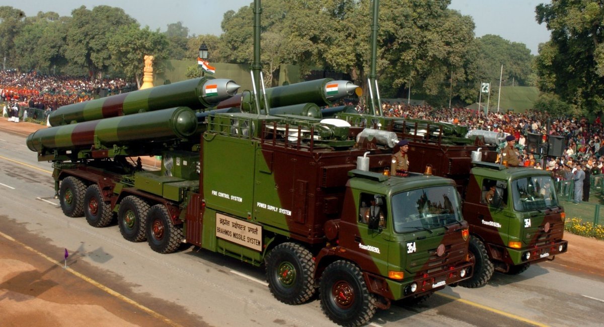 Береговий ракетний комплекс BrahMos