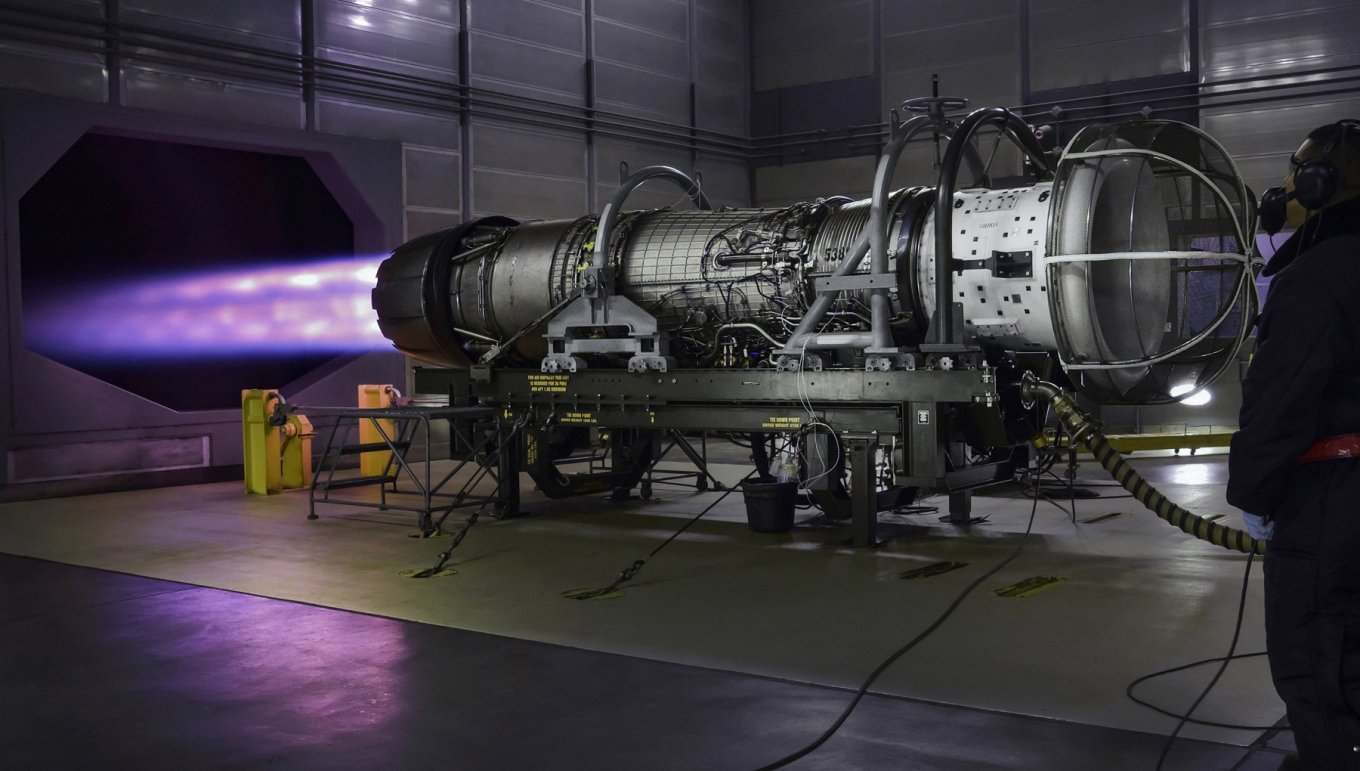 Двигун F110, який стоїть на винищувачах F-15EX та F-16V