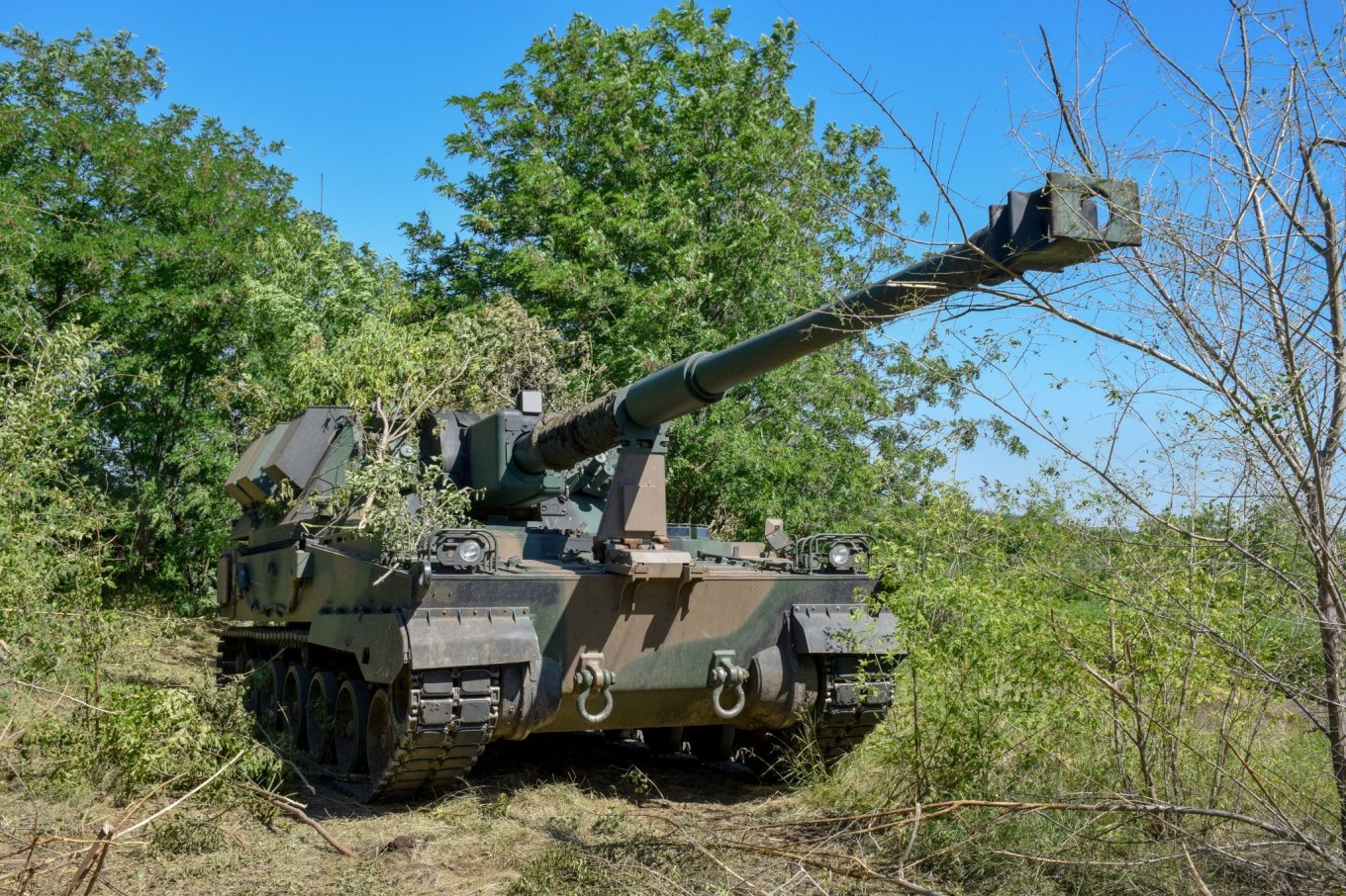 Польська гармато-гаубиця «Краб» на позиції на сході України, серпень 2022 р, Defense Express