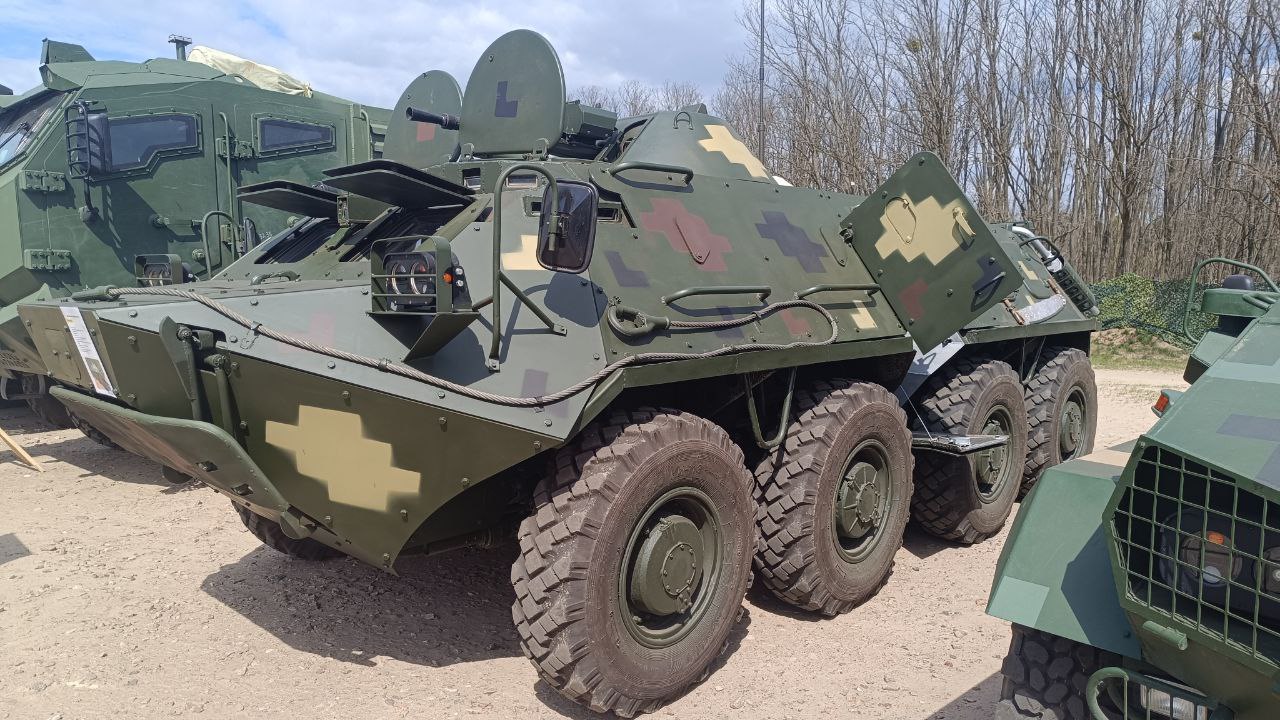 Модернізований український бронетранспортер БТР-60Д