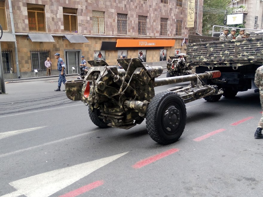 Приклад транспортування Д-30 вантажівкою ЗС Вірменії