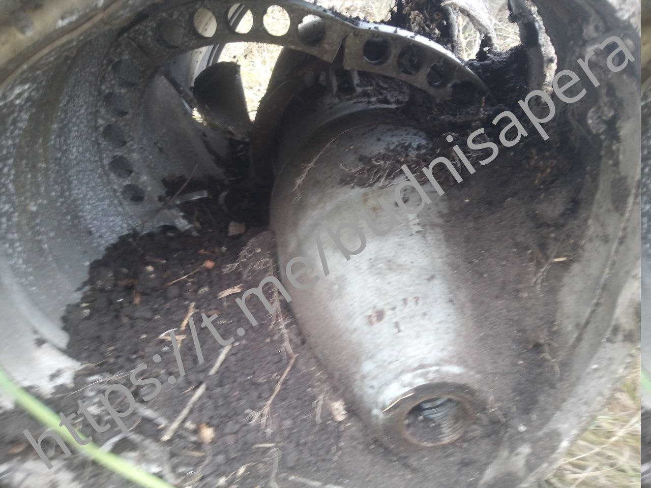 ФАБ-250 обгорнутий у сорочку з готових уражаючих елементів, в середині ракети від ОТРК 