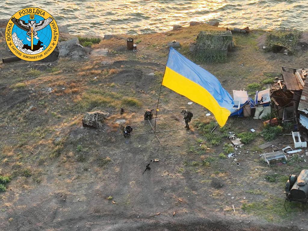 Встановлення Українського прапору на острові Зміїний
