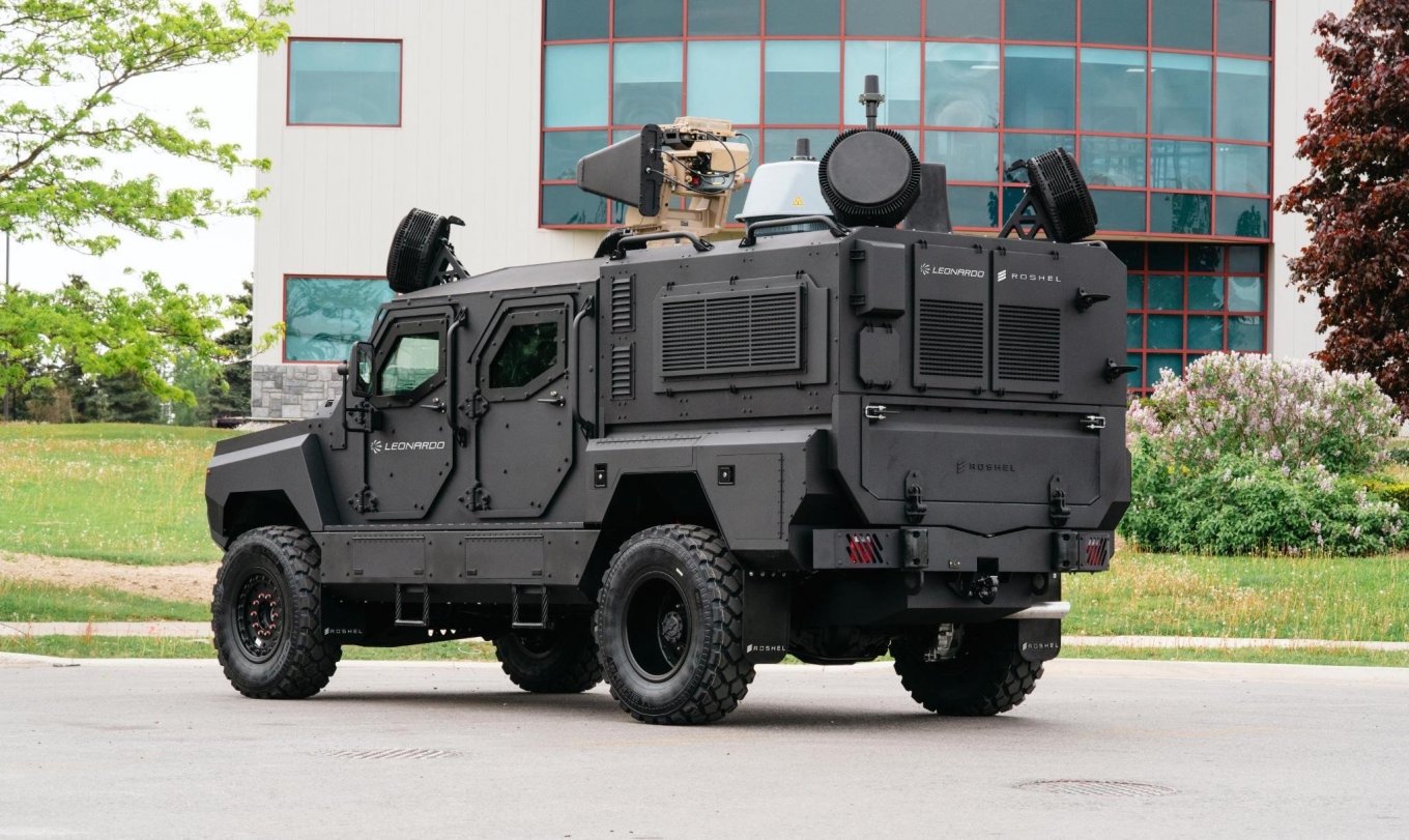 Перевірений в Україні бронеавтомобіль Senator MRAP оснастили для боротьби з дронами