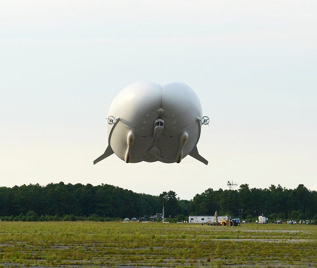 Airlander 10 почав життя як HAV 304