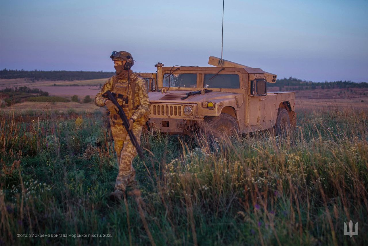 HMMWV M1152 зі встановленим APKWS на озброєнні 37-ї ОБрМП ЗСУ