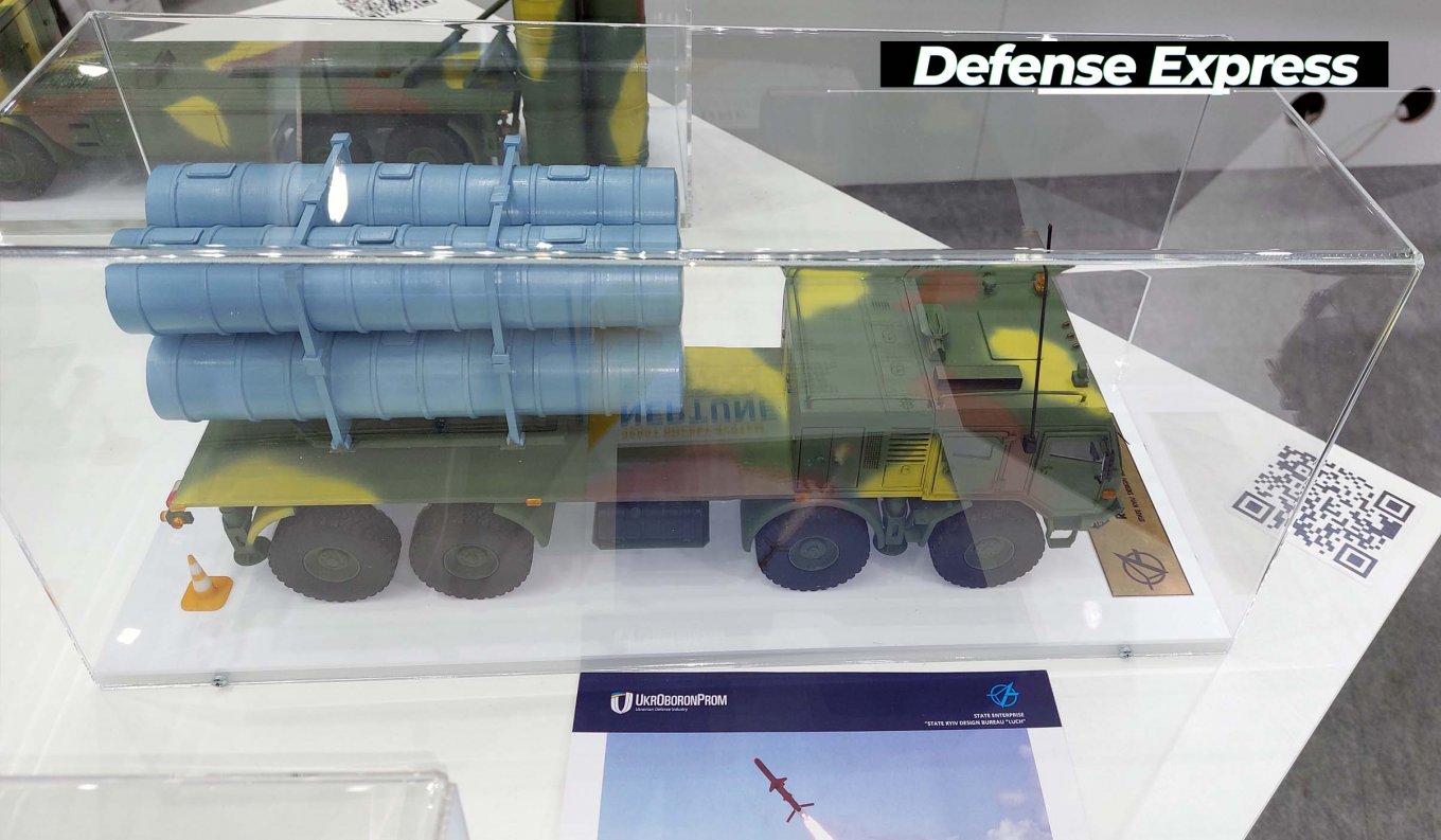 Макет пусокової берегового протикорабельного комплексу Нептун від ДККБ Луч на шасі від компанії Tatra на виставці Зброя та Безпека-2021