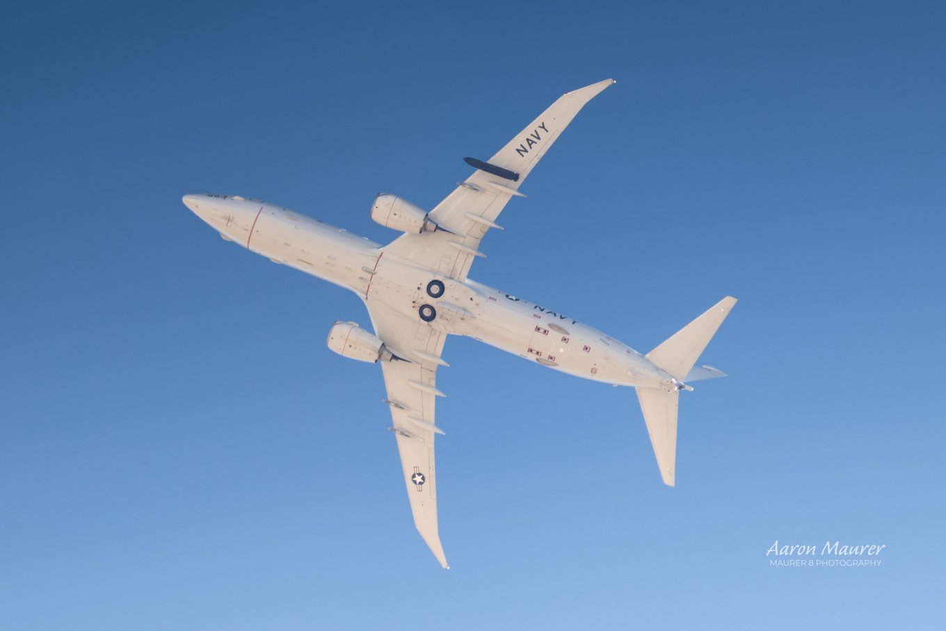 P-8 Poseidon озброєний AGM-158 LRASM