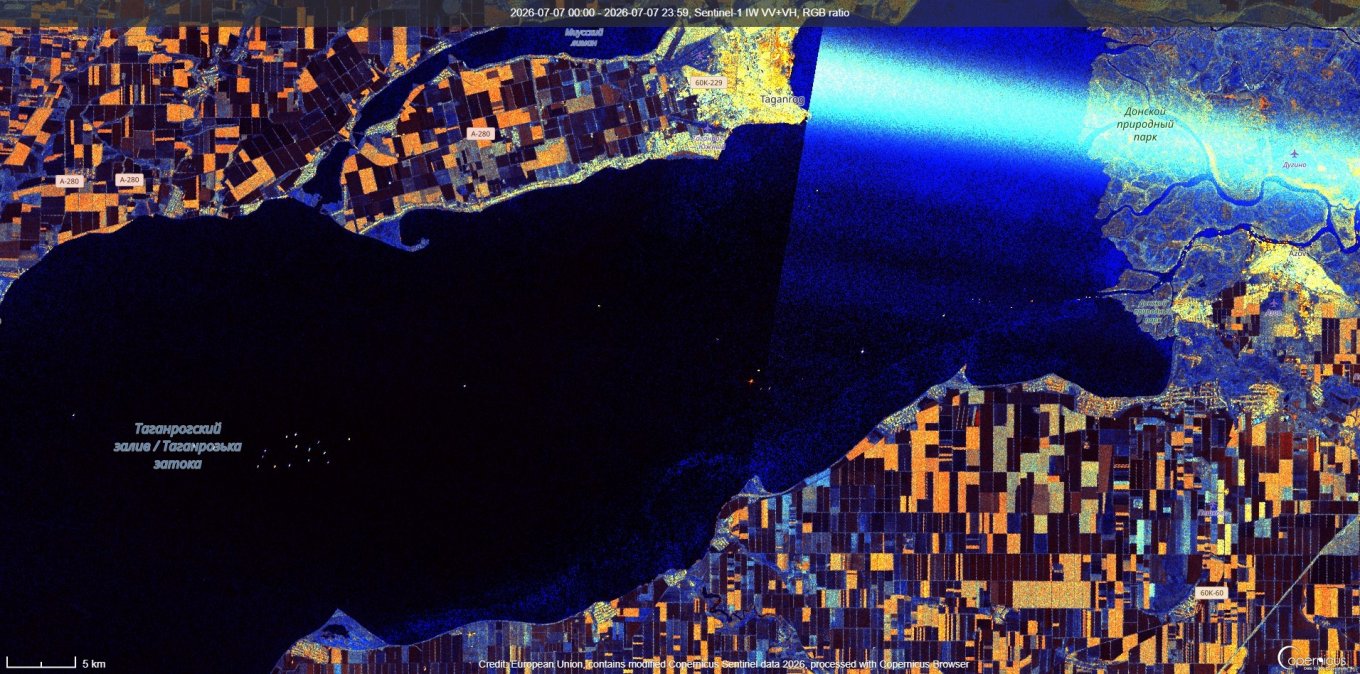 Судна поблизу Таганрога та дельта Дону, SAR знімок, 7 липня. Фото - Copernicus