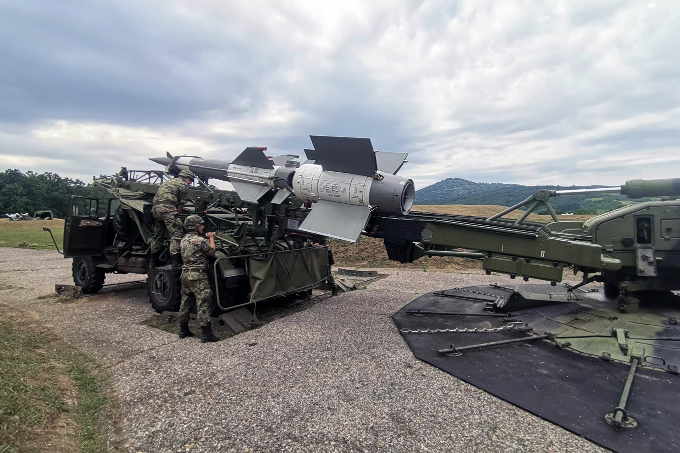 Сербія має 14 МиГ-29, 30 Т-72 та навіть "Панцирі", але проблеми з поставками від РФ