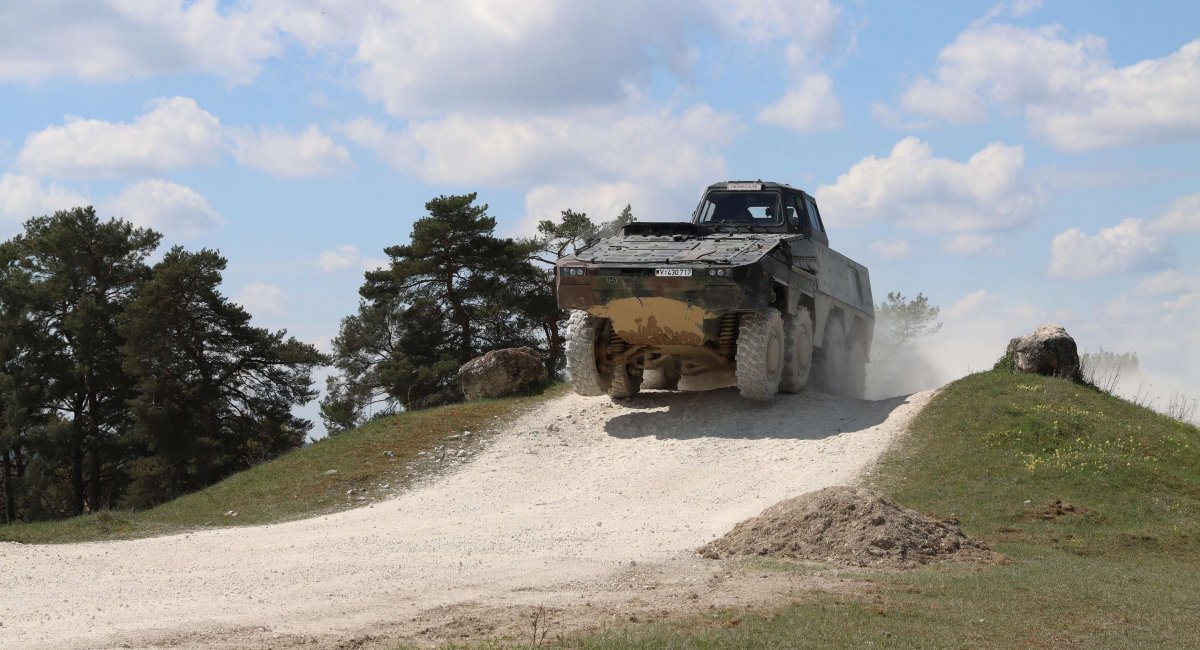 Навчання водіїв ЗСУ на спеціальних машинах від GTK Boxer у Німеччині.