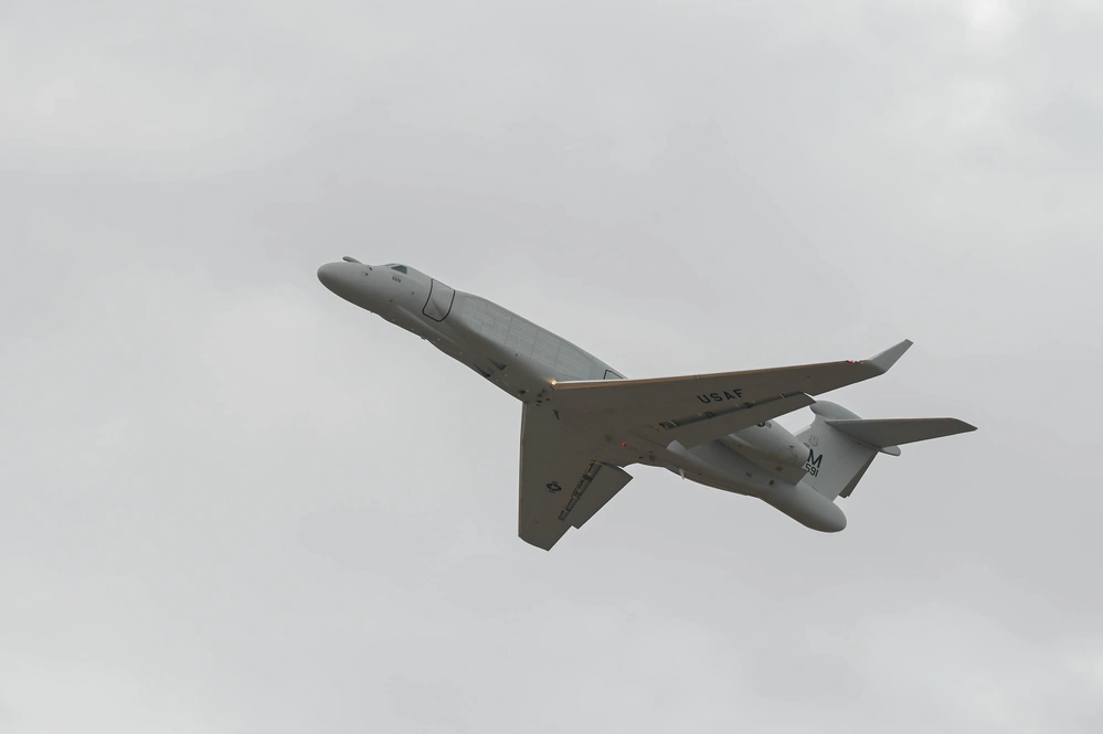 Літак РЕБ EA-37B