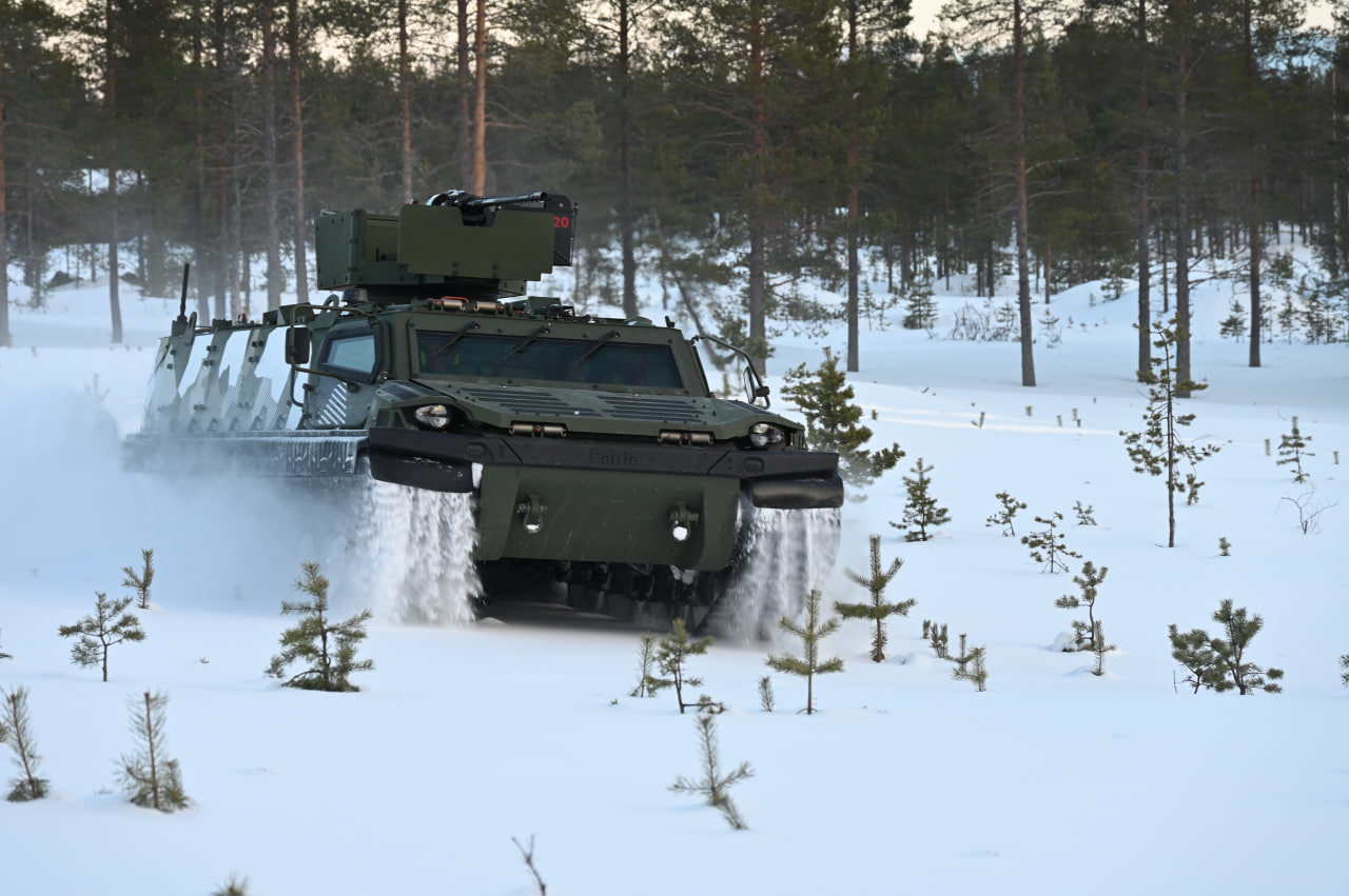 БТР TRACKX