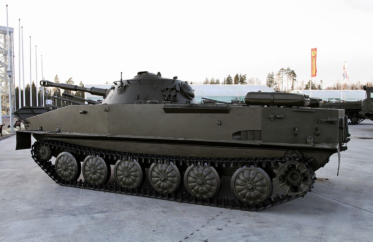 Плаваючий танк ПТ-76, який активно використовувався РФ до 2010 року