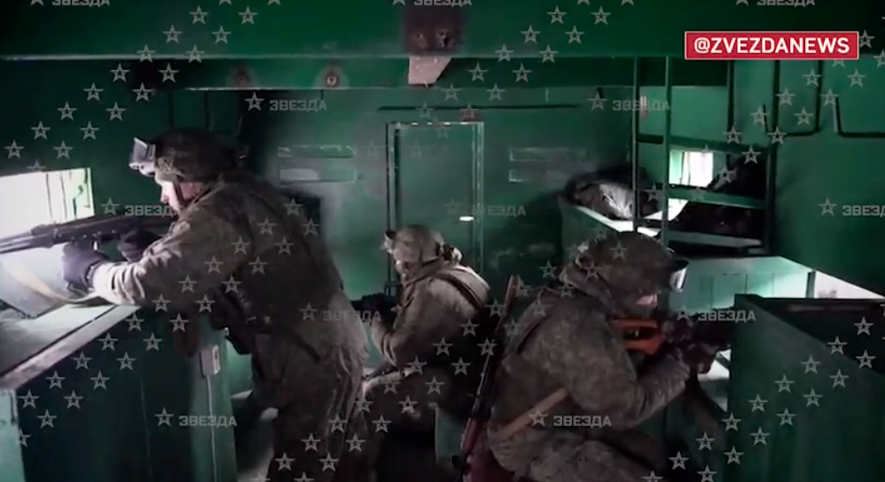 Всередині російського бронепотяга