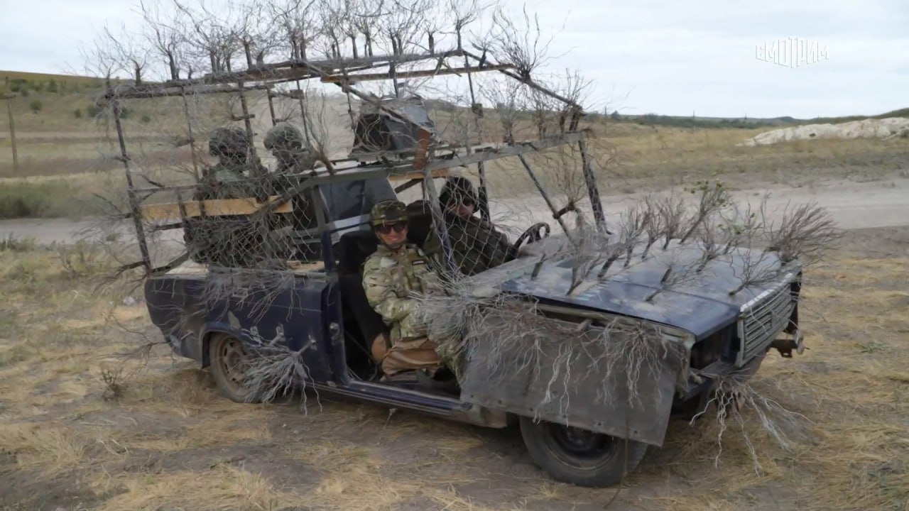 Приклад російського саморобного автотранспорту на фронті