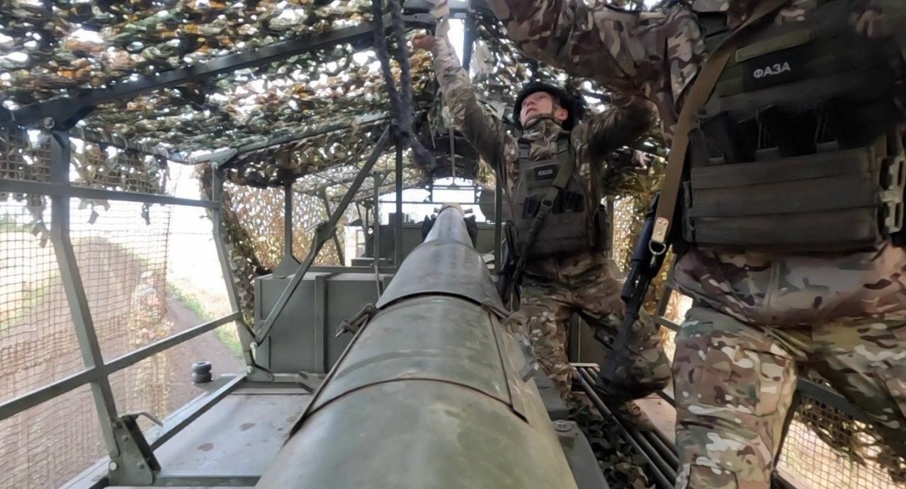 Російська колісна САУ 2С44 