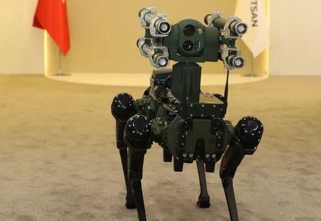 Робот-собака KOZ на виставці IDEF 2025