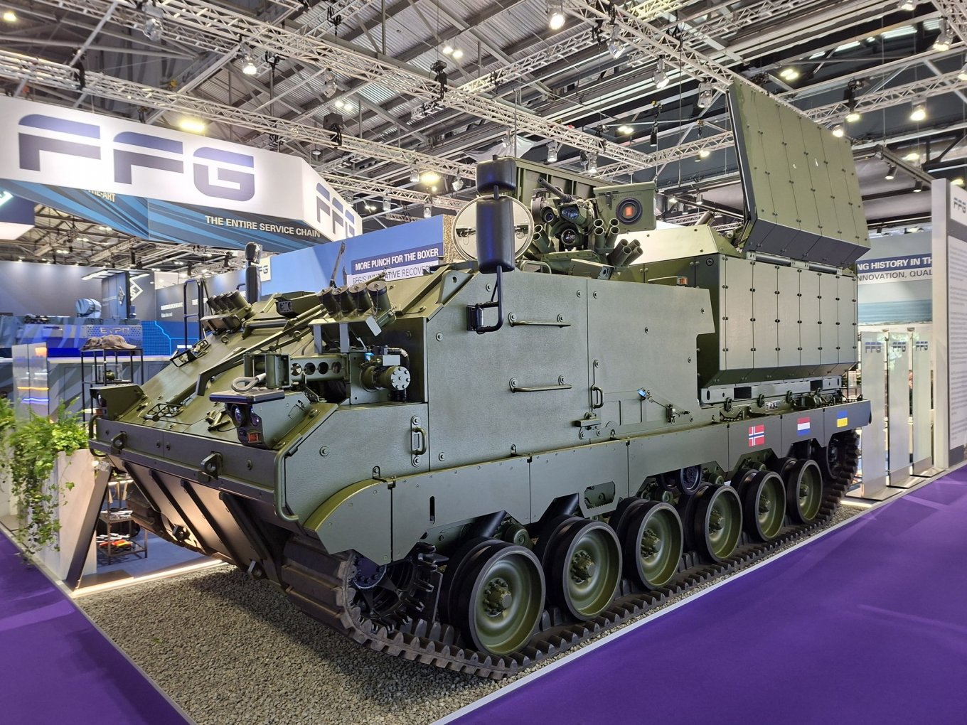 Самохідний міномет MWS120 Ragnarok на гусеничному шасі ACSV G5 на DSEI 2025