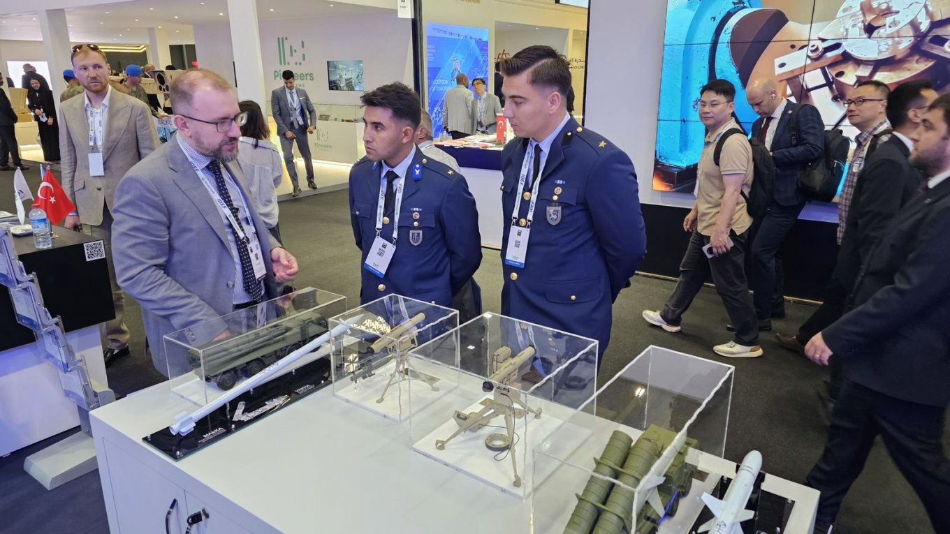 Фото з експозиції NAUDI на оборонній виставці IDEF-2025 в Туреччині