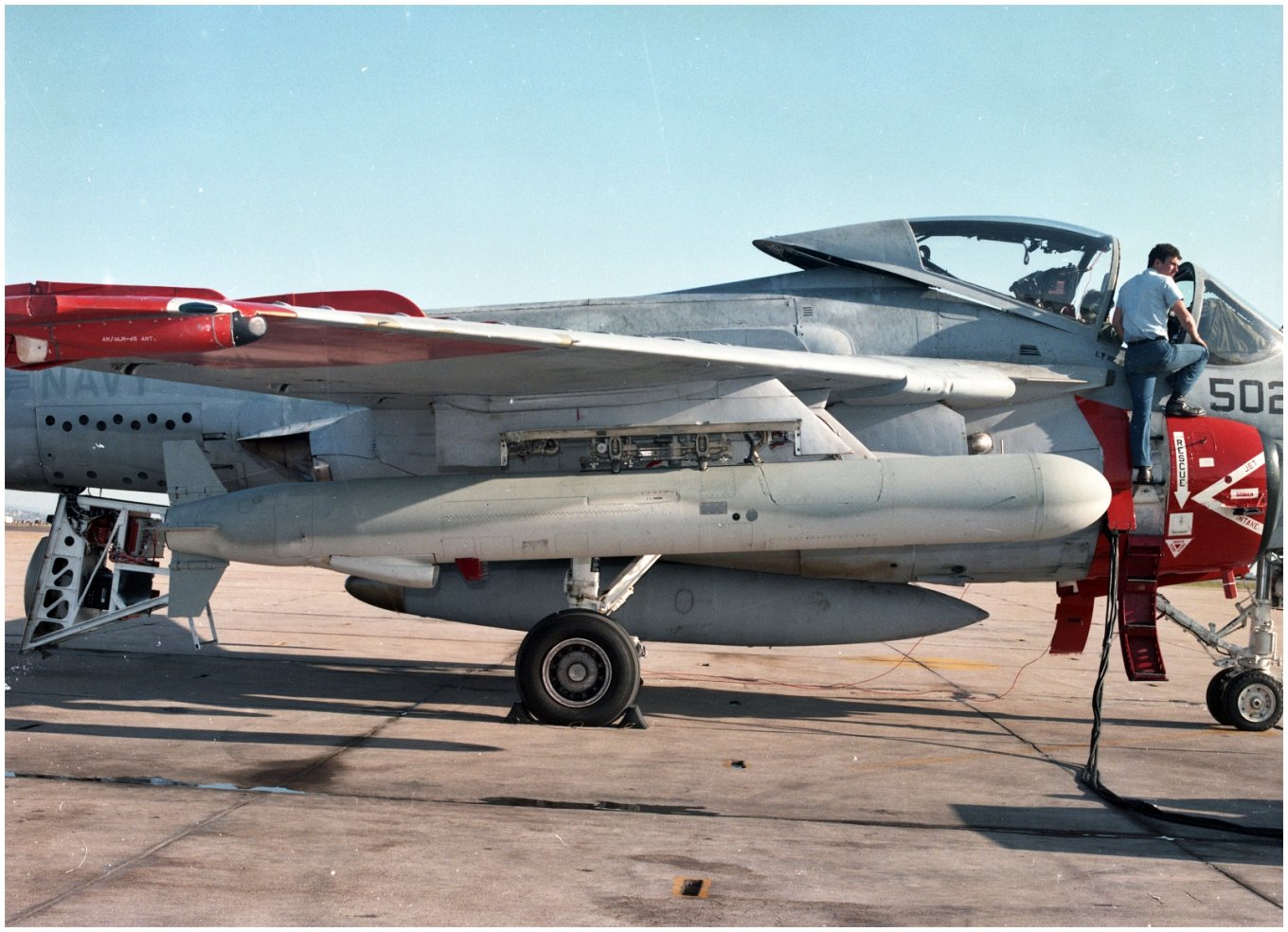 A-6E AGM-109 Tomahawk