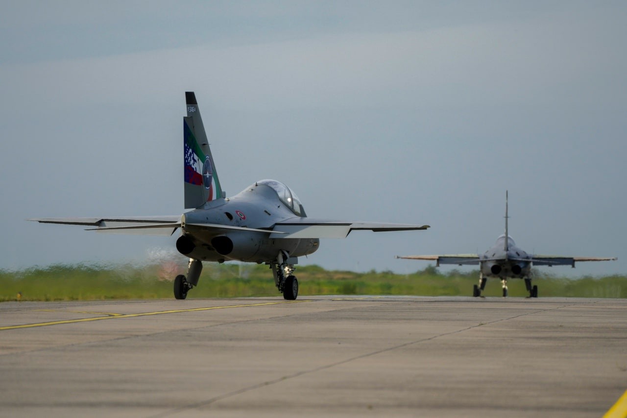 навчально-бойовий літак M-346