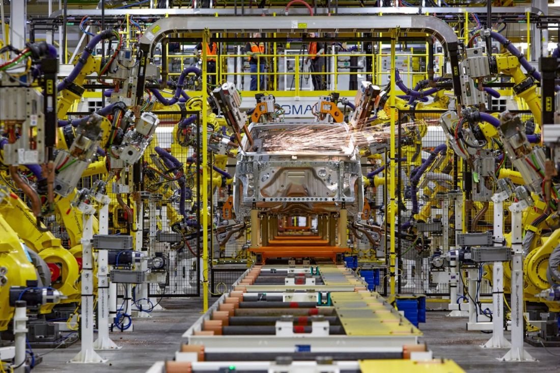 Збірка автомобілів на заводі General Motors