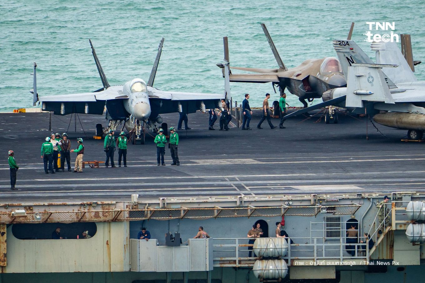 USS Abraham Lincoln (CVN-72)