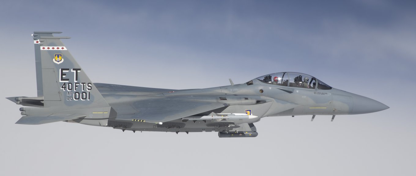 F-15EX під час випробувань