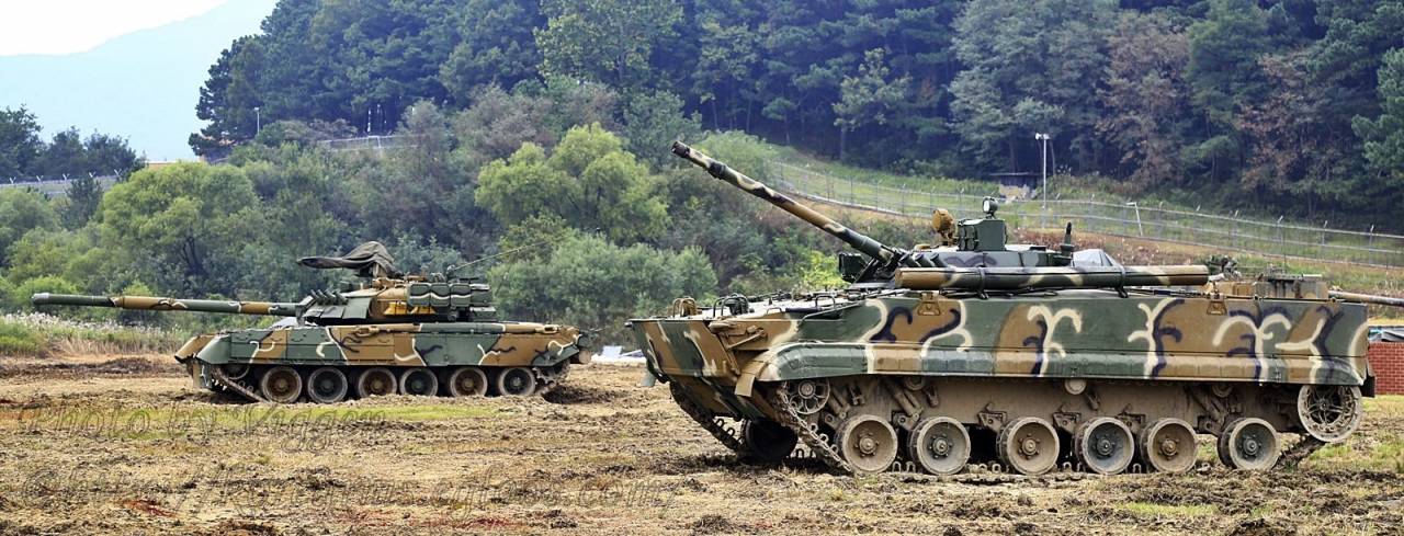 Танки Т-80У та БМП-3 Південної Кореї