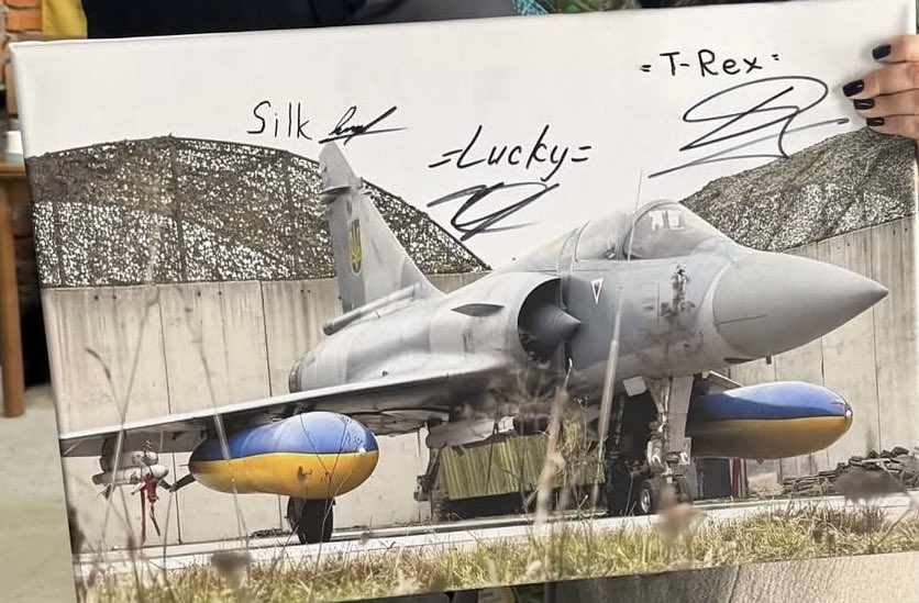 Український Mirage 2000-5F з неназваною новою для України ракетою. Фото з відкритих джерел