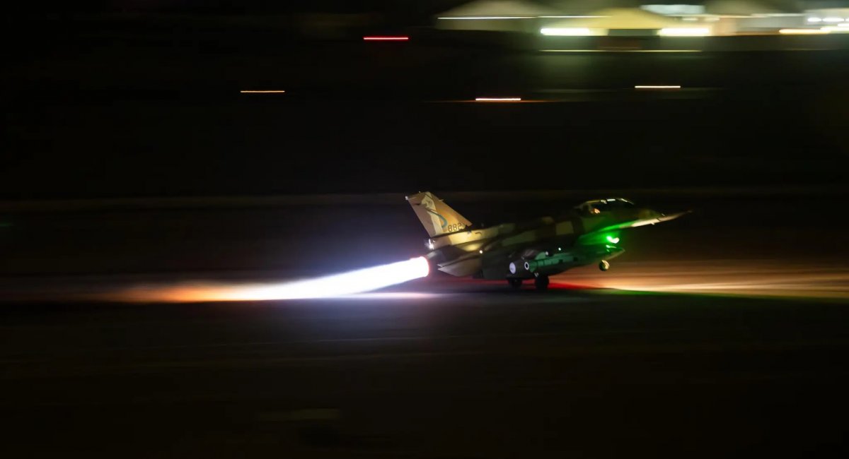 F-16 з ракетою Rampage