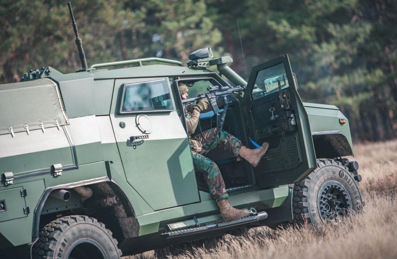 Окрім сучасного стрілецького озброєння бійці НГУ також оснащуються й новими українськими бронемашинами