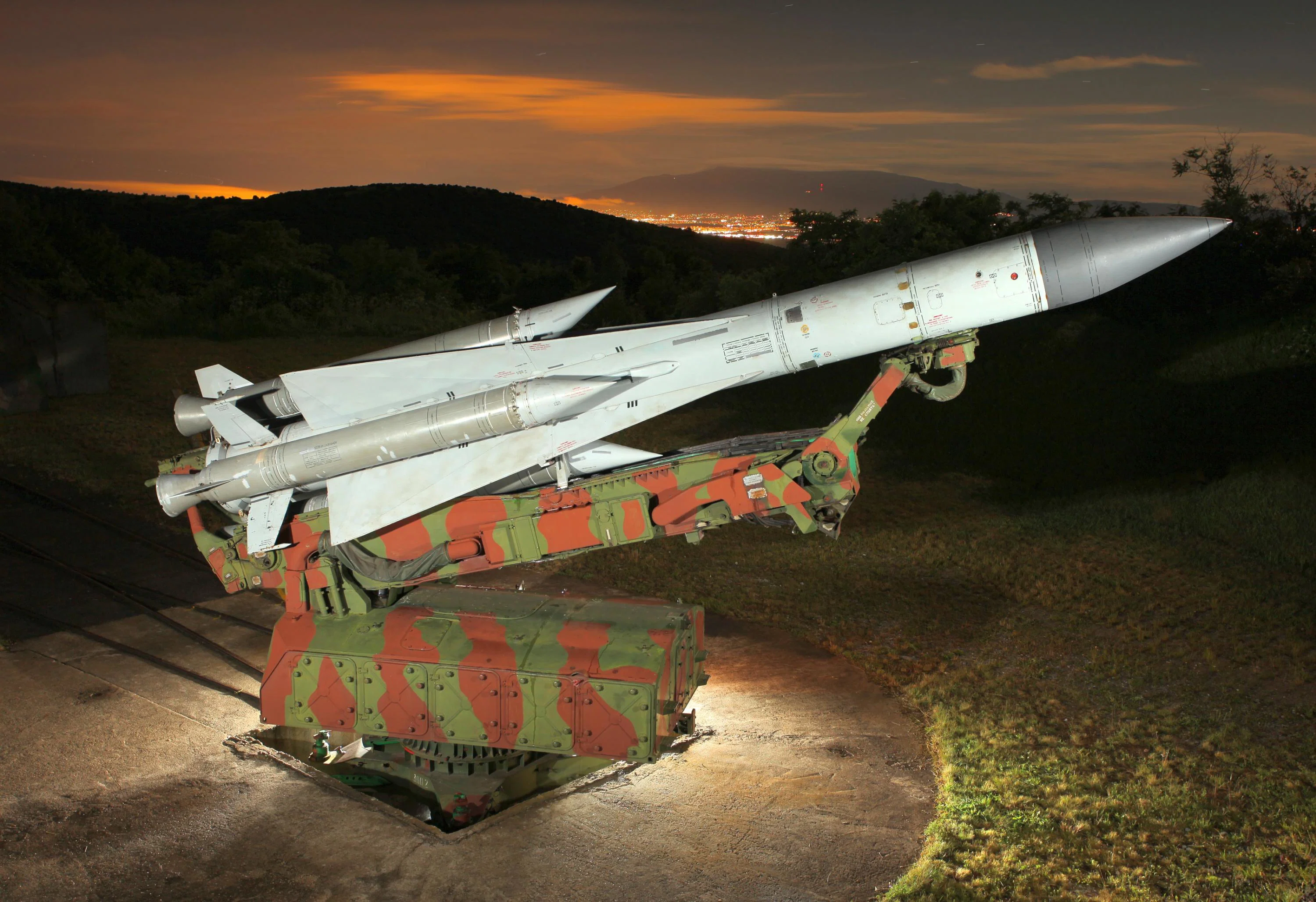 Болгари зрозуміли, що 12 С-200 та вісім С-300 недостатньо, то хочуть купити ще IRIS-T SLM