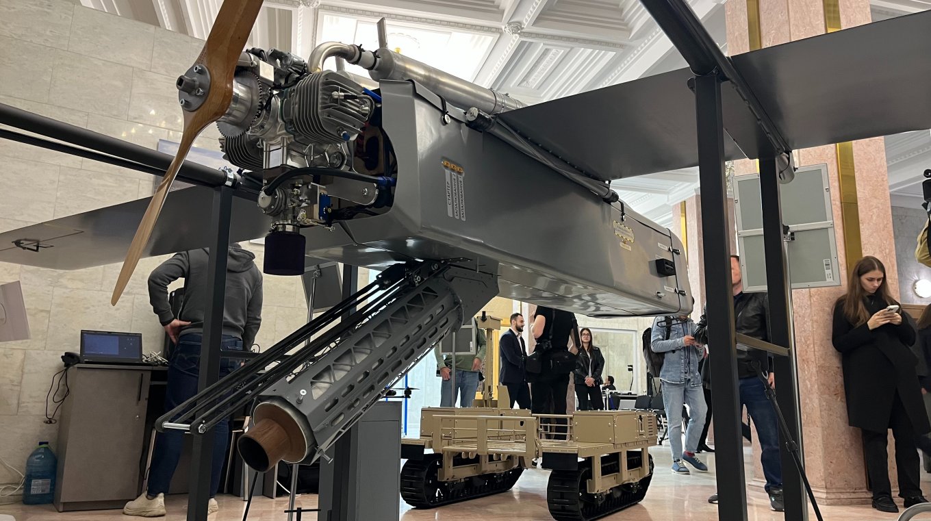 ударний далекобійний дрон FP-1