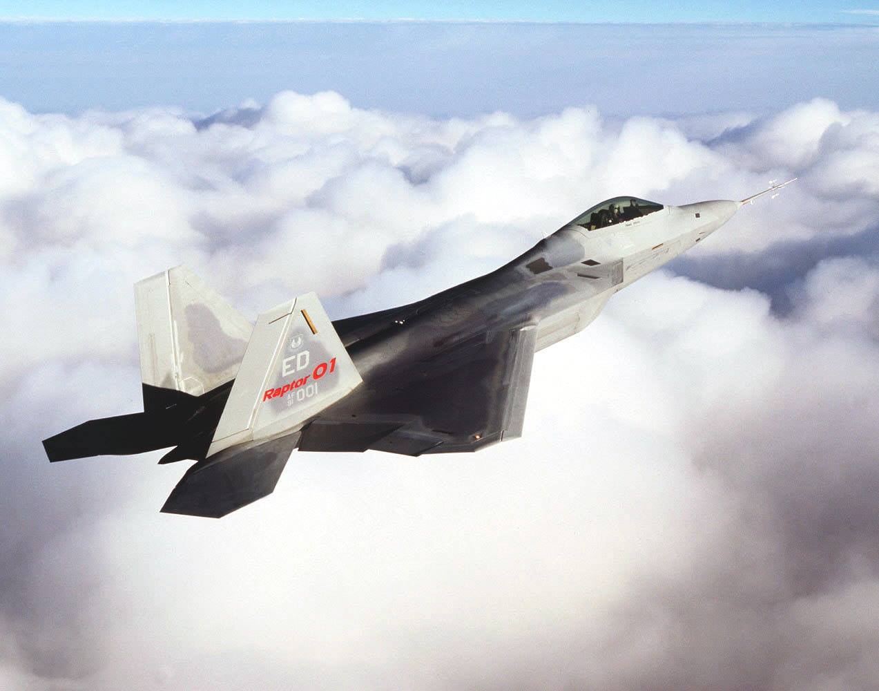 F-22 перший політ Raptor 4001