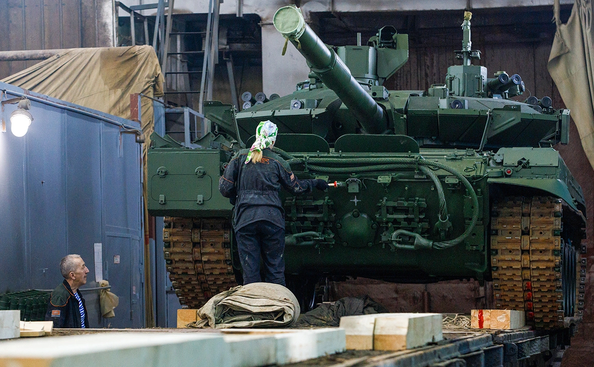 Фарбування Т-90М на заводі, ілюстративне фото довоєнних часів