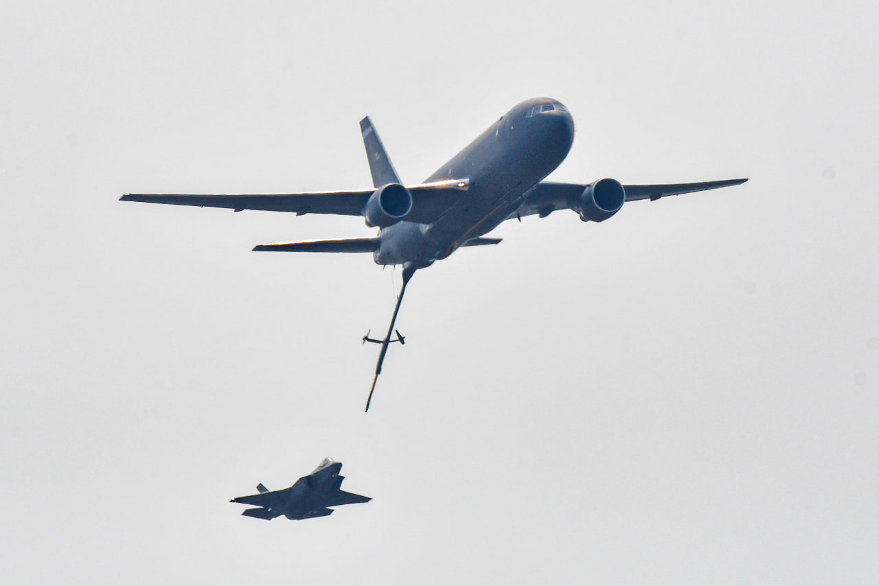 Літак-дозаправник KC-46A на базі Boeing 767 та винищувач F-35A