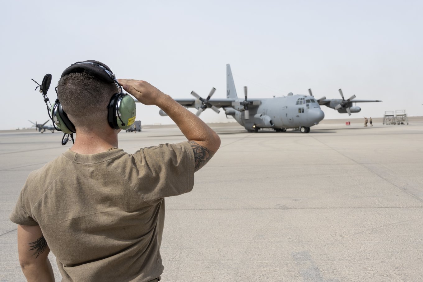 Літак РЕБ EC-130H Compass Call у Саудівській Аравії. Фото: US DoW