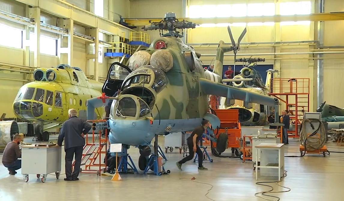 В цеху Мотор Січ займаються відновленням та модернізацією гелікоптерів Мі-8 та Мі-24