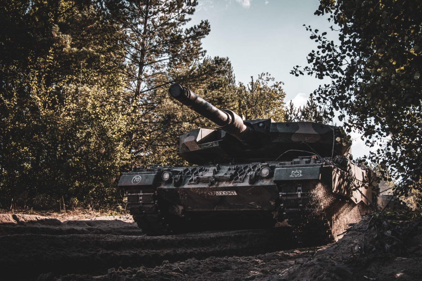 Leopard 2PL - Польща має власну модернізацію, яка виготовляється з Leopard 2A4