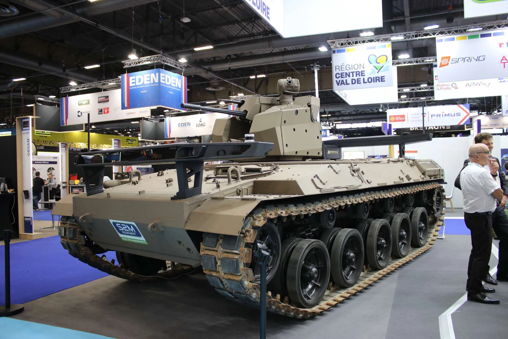 Важкий НРК Refurbot на шасі AMX-32. Фото - Army Recognition