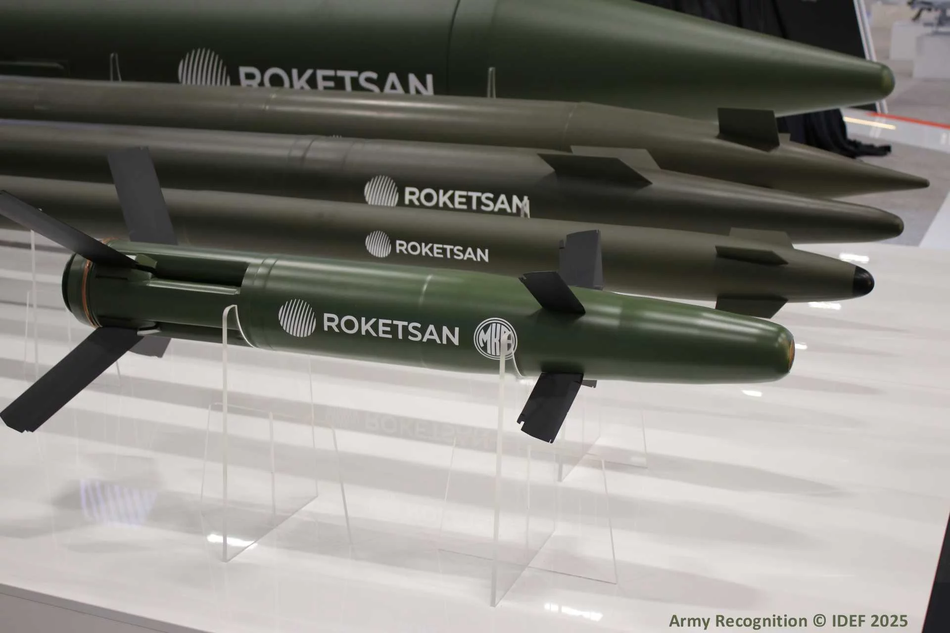 Коригований 155-мм боєприпас LG‑155 від Roketsan