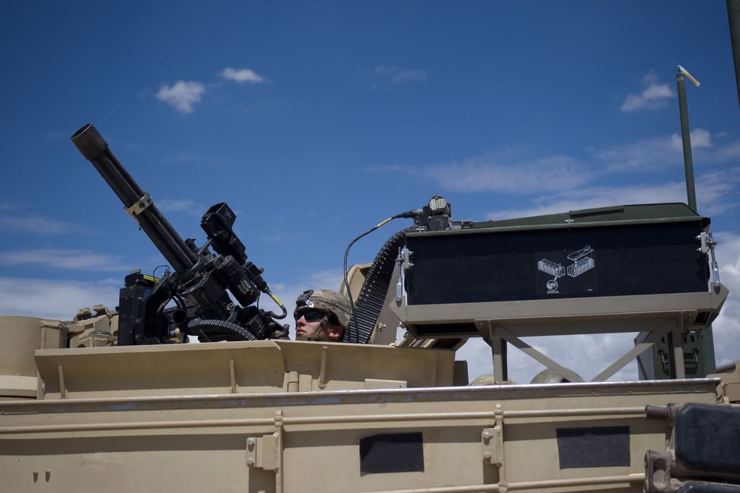 Кулемет M134 Minigun на танку M1 Abrams