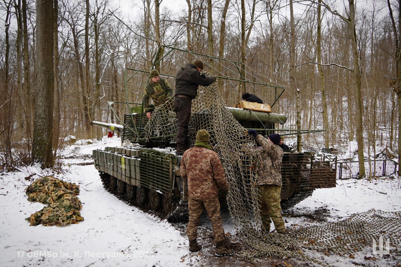 Рашисти визнали, що український захист танків від дронів кращий у 1,5 раза... та скопіювали його