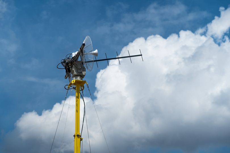 Антенний трекер AT-1 дозволяє керуватиме дроном на відстані понад 200 км